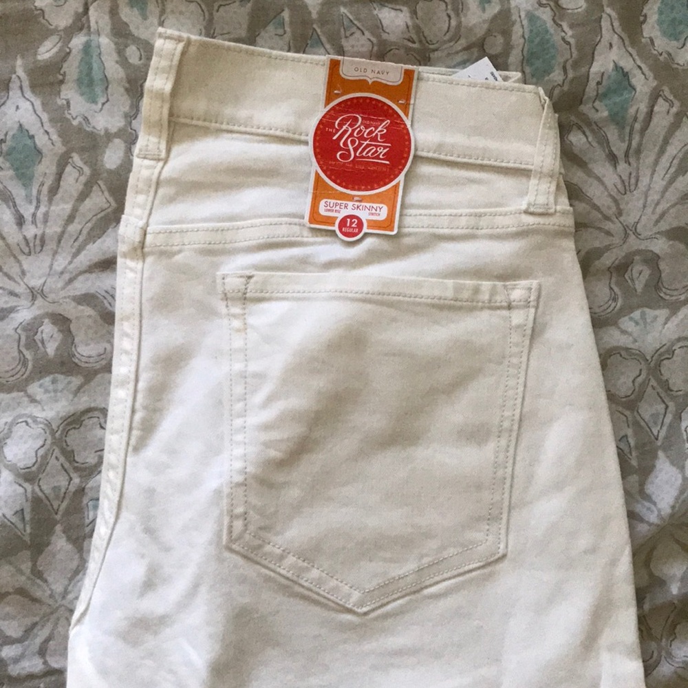 NWT WHITE ROCKSTAR JEANS SIZE 12
